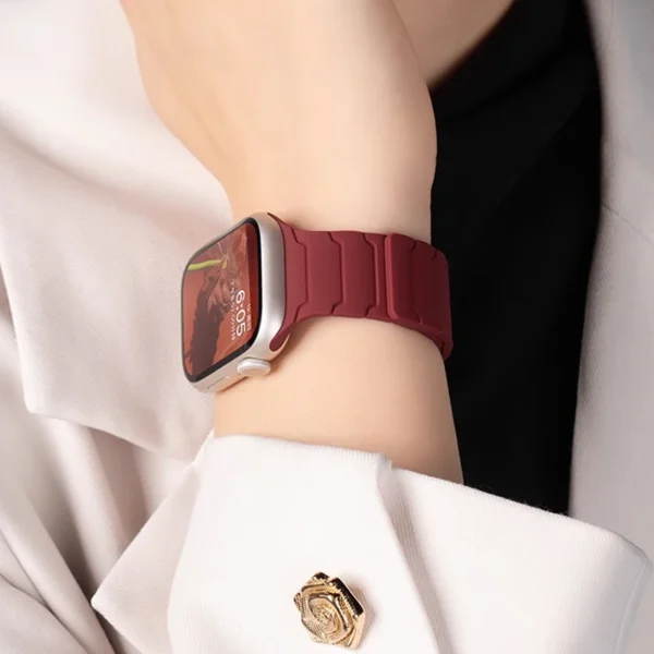 Apple Watch Magnetic Band – Silicone, Ultra 2 & Series 4–9, 38–49mm